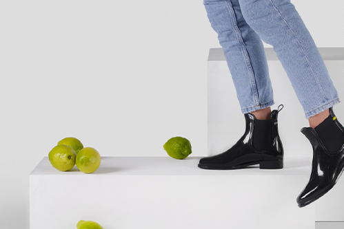 RAINY BOOTS